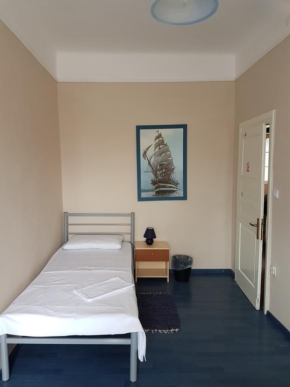 Hostel Morcic Rijeka Bagian luar foto