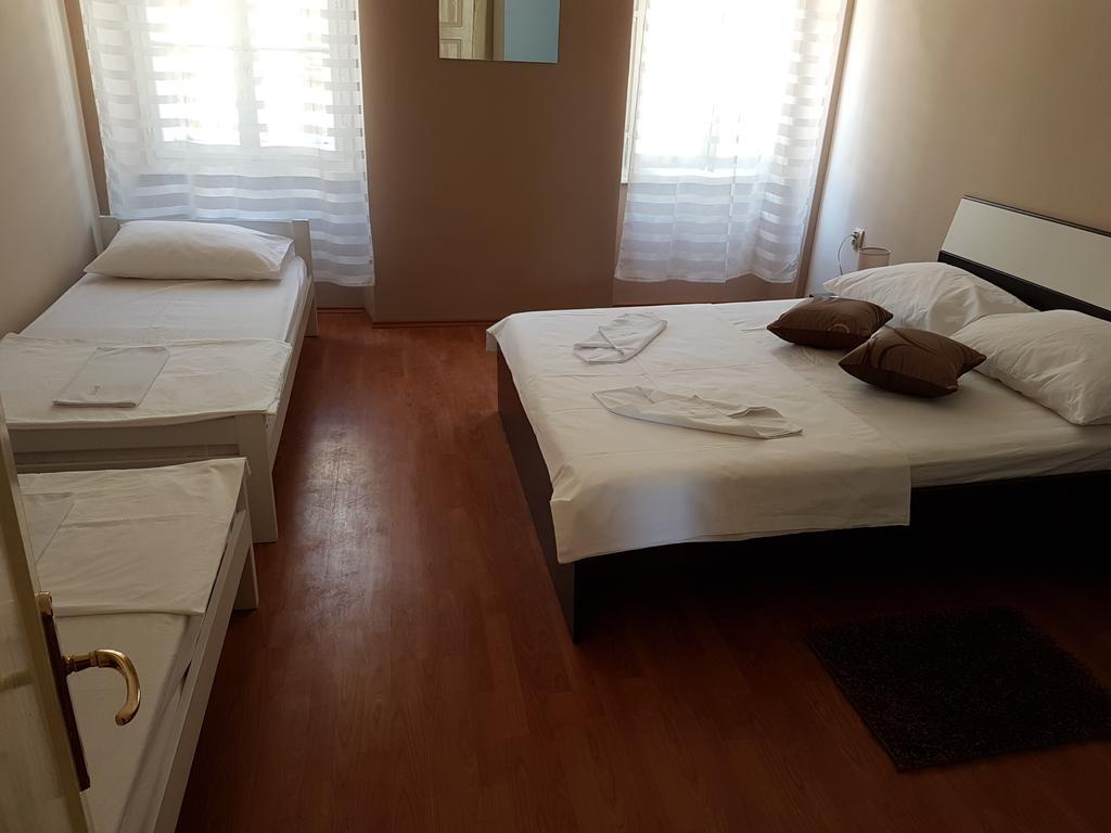 Hostel Morcic Rijeka Bagian luar foto