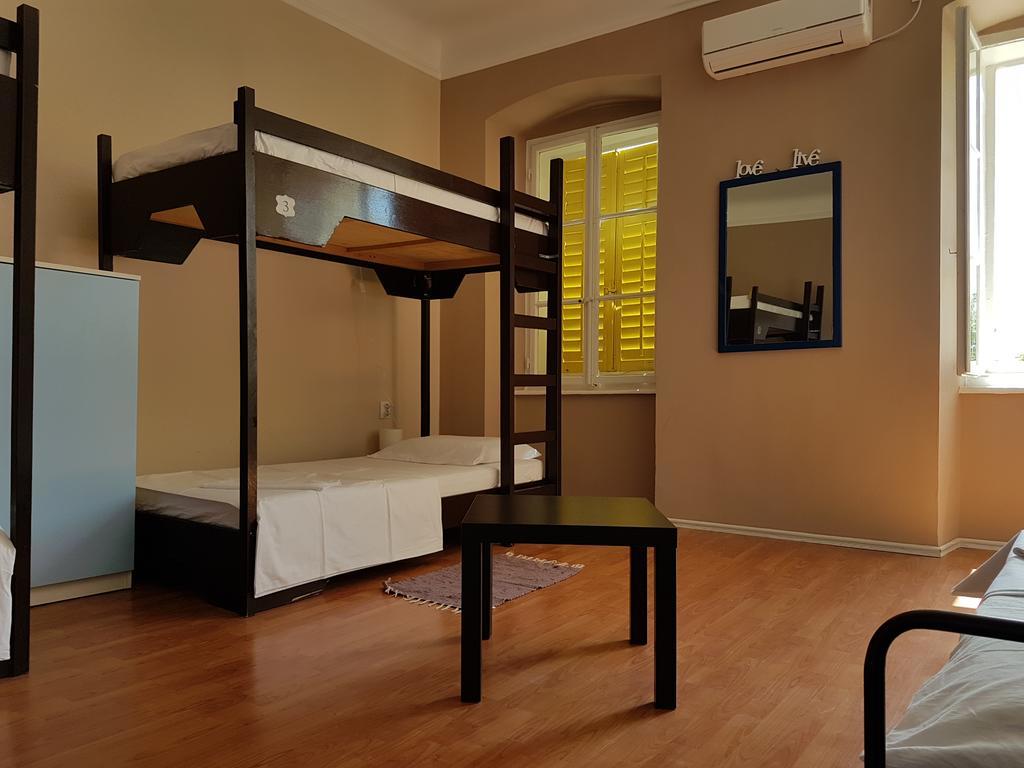 Hostel Morcic Rijeka Bagian luar foto