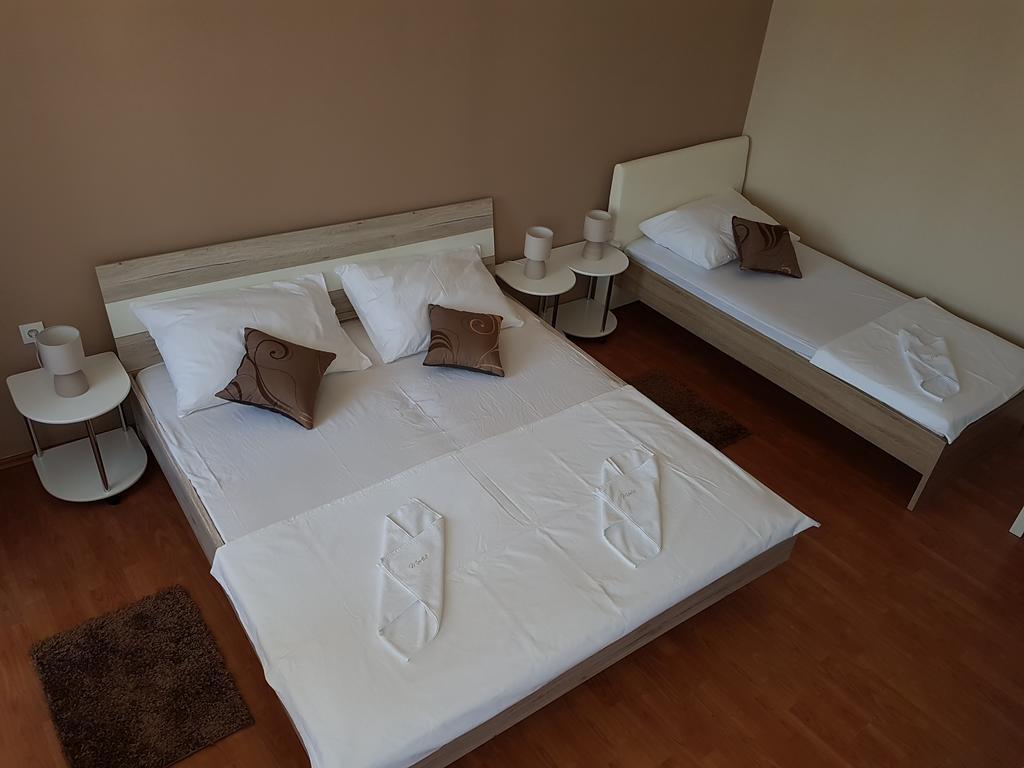 Hostel Morcic Rijeka Bagian luar foto