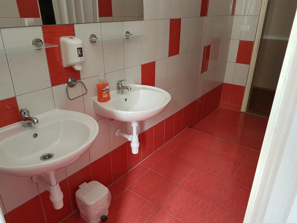 Hostel Morcic Rijeka Bagian luar foto