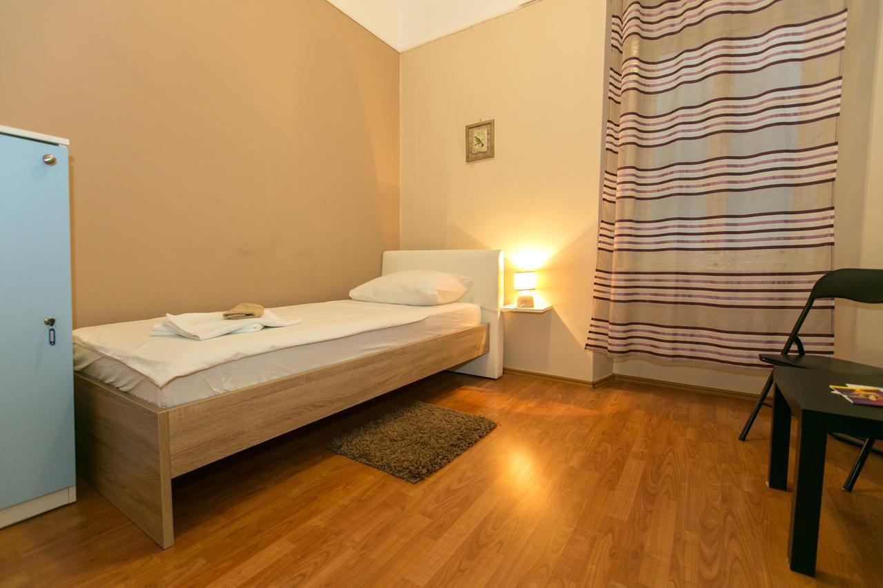 Hostel Morcic Rijeka Bagian luar foto